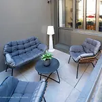 Chic L Ascenseur L Terrasse Centre شامبيري