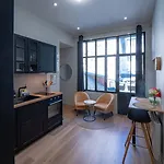 Chic L Ascenseur L Terrasse Centre شقة