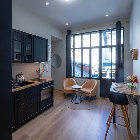 Chic L Ascenseur L Terrasse Centre Apartment